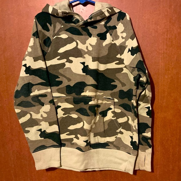 Camouflage Boys Long Sleeve Sweater Size 8 - Picture 1 of 2